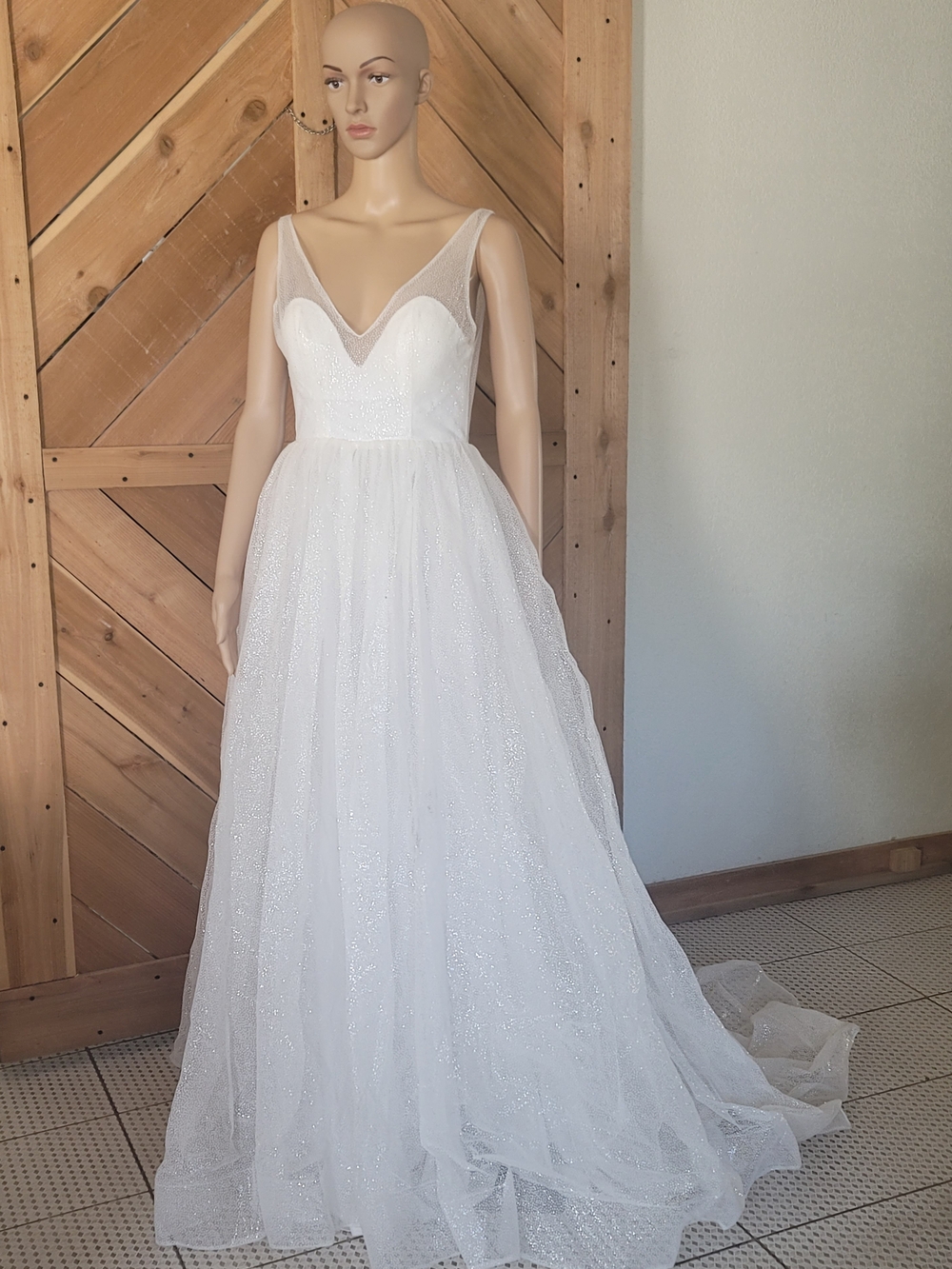 HEBEOS Sparkling White Tulle Wedding Gown with V-Neck